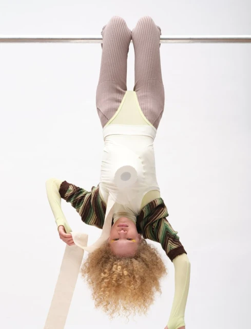 ƎꓵSSI NMOꓷ ƎꓷISԀꓵ ƎHꓕ