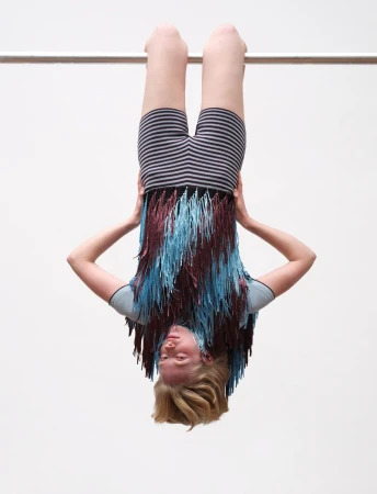 ƎꓵSSI NMOꓷ ƎꓷISԀꓵ ƎHꓕ