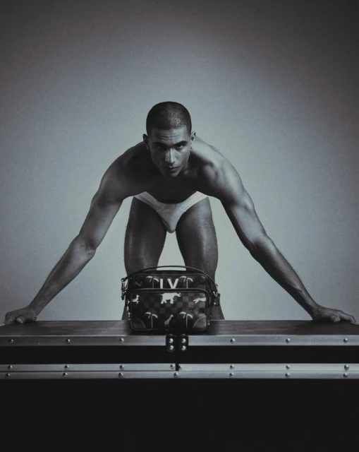 Les Corps: Melvyn Reiningi by Jvdas ...