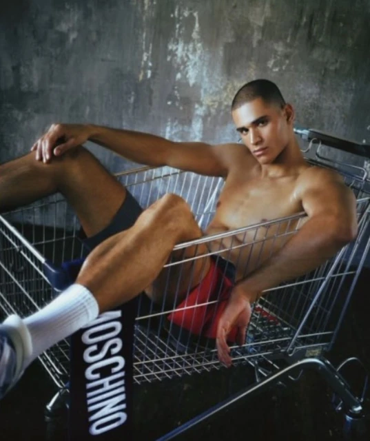 Les Corps: Melvyn Reiningi by Jvdas ...