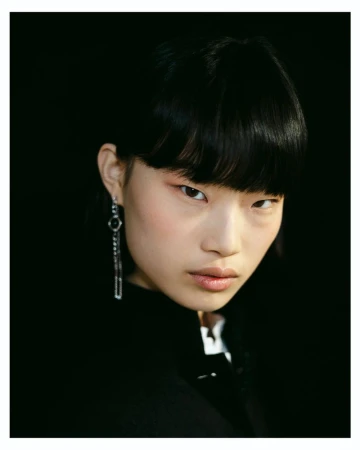 A portrait of the garment SHIATZY CH ...