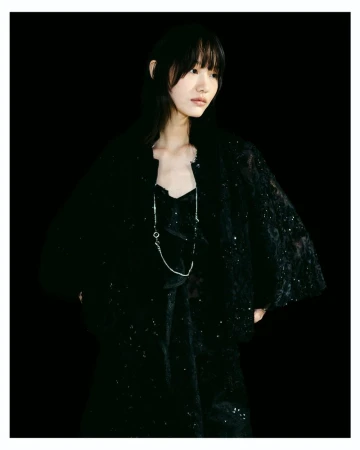 A portrait of the garment SHIATZY CH ...