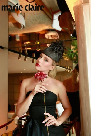 Reflections of a Modern Muse with Ma ...