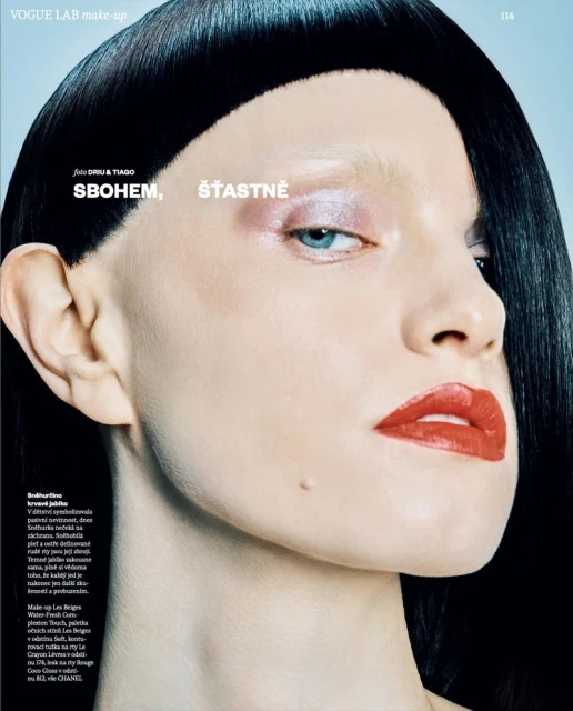 Vogue Lab Make-Up