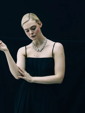 Elle Fanning at the 83rd Golden Glob ...