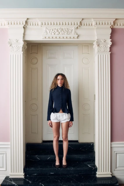 Welcome to the Dollhouse Sullivan Cl ...