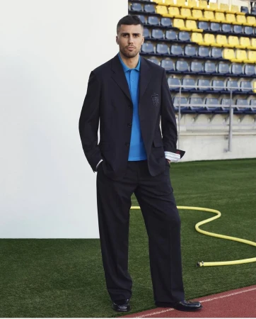 LOEWE dresses Spain’s national footb ...