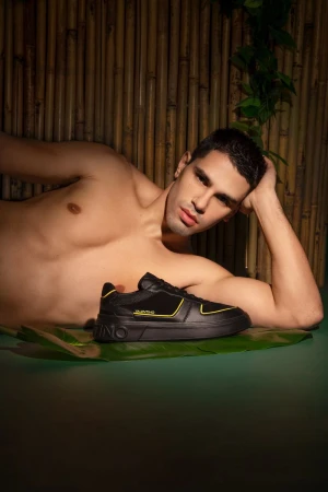 Valentino by Mario Valentino SS/26 C ...
