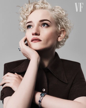 Julia Garner