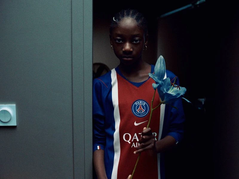 NIKE x PARIS SAINT-GERMAIN