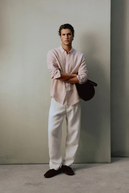 ROOM 01 - LOOKBOOK
