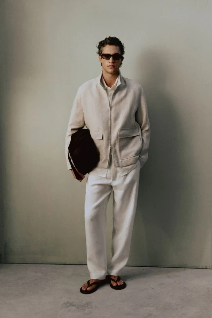 ROOM 01 - LOOKBOOK