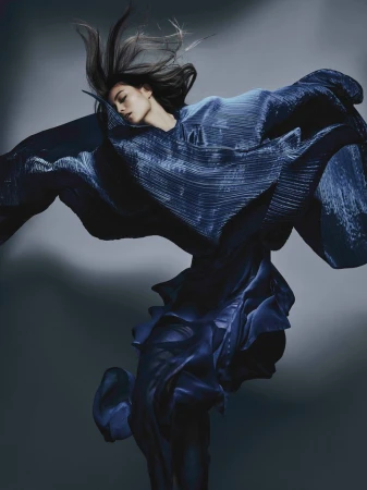 Through Movement, Fashion Comes Alive