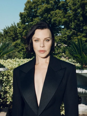 Debi Mazar