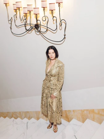 Debi Mazar