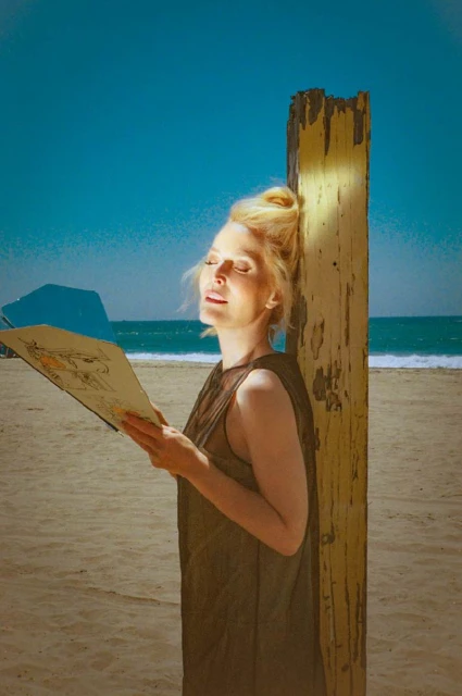 Gillian Anderson | Suppertime Sensations