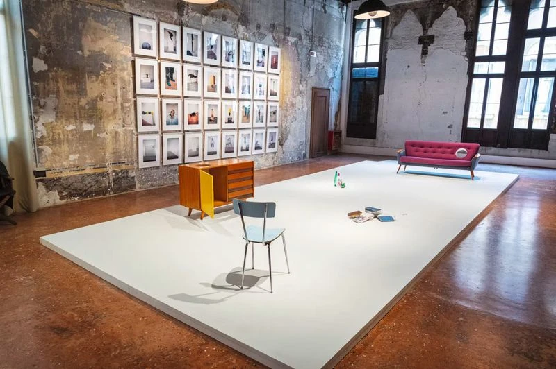 An Ordinary Talk with Erwin Wurm