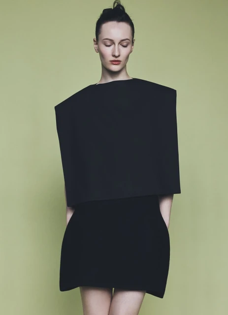 SUPER MINIMAL