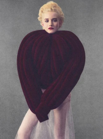 Julia Garner Bets On Herself