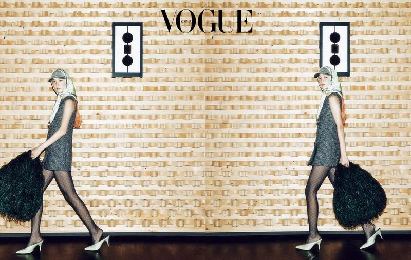 HOW TO HAVE A CONVERSATION IN SILENCE