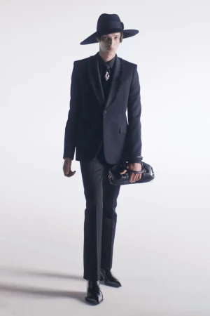 MCQUEEN AW25 HERO LOOKBOOK