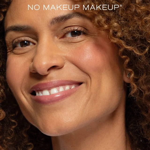'No Makeup Makeup Beauty Campaign'